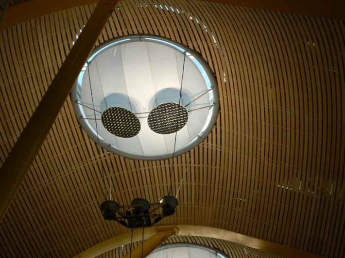 Ячеистный деревянный потолок