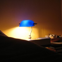 Фото светильника в спальной комнате