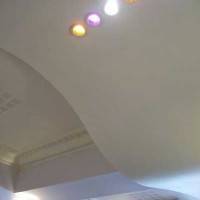 Волнообразный многоуровневый потолок из гипрока