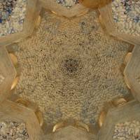 Потолок зала Абенсераги в замке Альгамбра в Гранаде (фото 2)