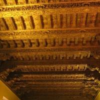 Деревянный потолок — фото 93