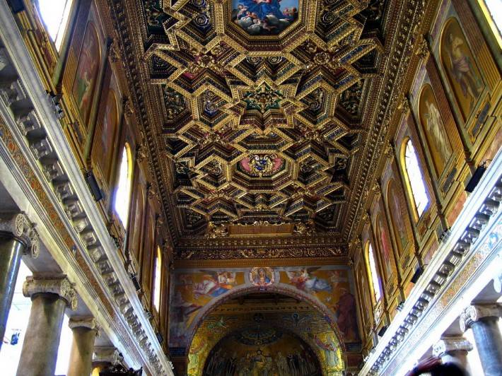 Роспись потолка в титулярной базилике Санта-Мария-ин-Трастевере