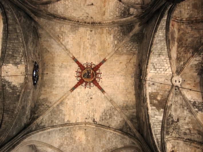 Кирпичный потолок с крестовым сводом