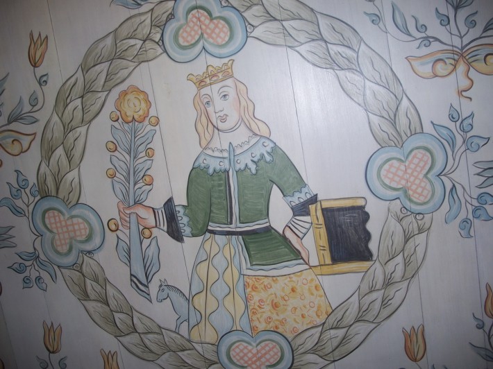 Нарисованная на потолке королева