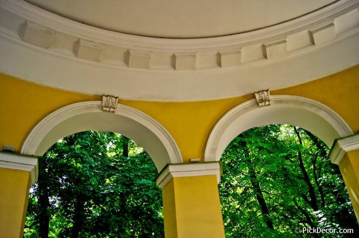 Декор павильона Росси в Михайловском саду — фото 2