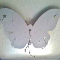 Декорирование потолка бабочкой из гипрока