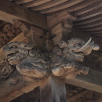 Деревянный потолок Дзиндзя