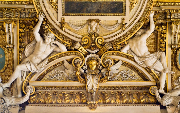 Фото лепного декора в Лувре