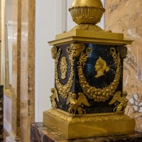 Декор старинной лампы в Главном штабе — фото 2