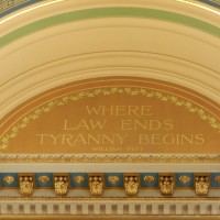 Декор в здании суда Айовы — фото 3