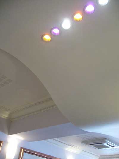 Волнообразный многоуровневый потолок из гипрока