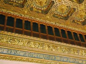 Полихромный потолок дворца Альхаферия в Сарагосе (фото 2)