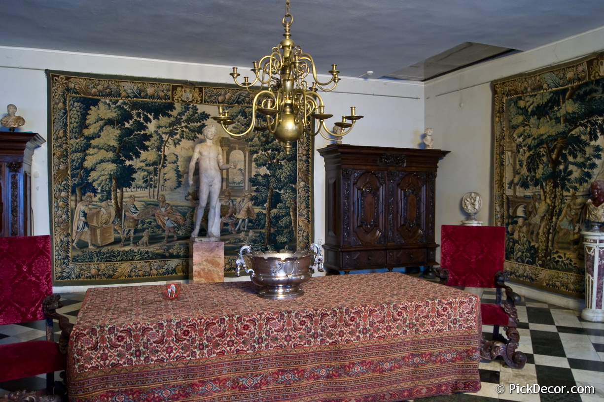 The Menshikov Palace decorations – photo 4