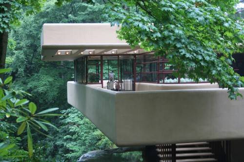 Дом над водопадом (Fallingwater)