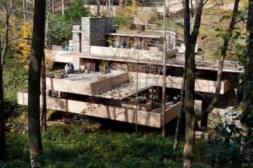 Дом над водопадом (Fallingwater)