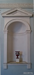 Фотография вазы из Михайловского замка