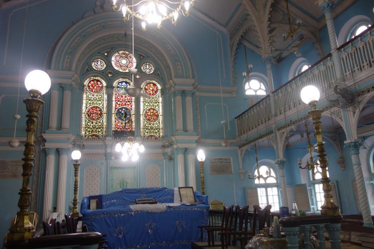Интерьеры синагоги Кнессет Элиягу