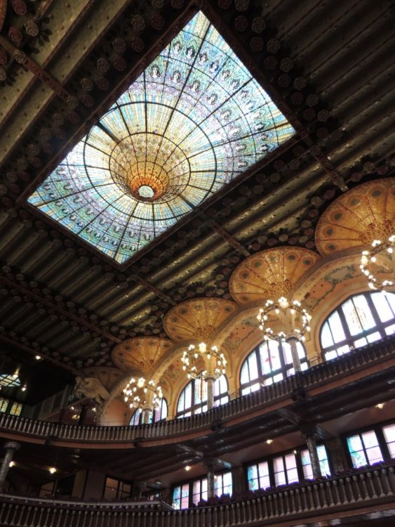 Витражный потолок - Дворец каталонской музыки