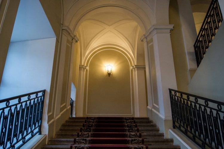 Парадная лестница Гатчинского дворца