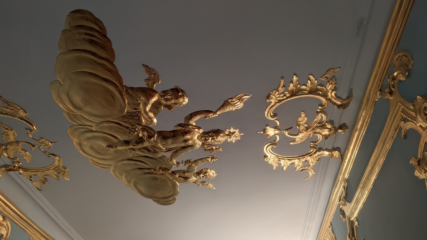 Большой Меншиковский дворец в Ораниенбауме - Золотой кабинет