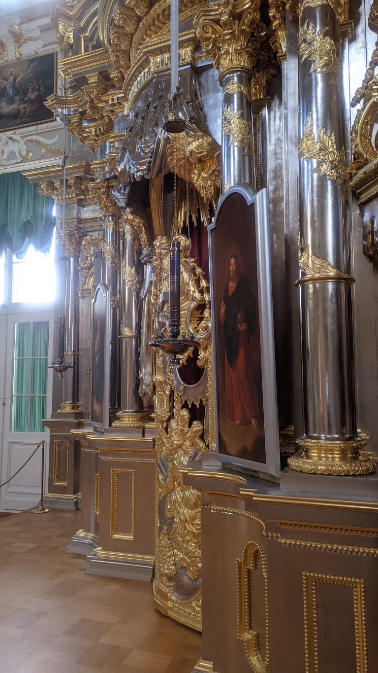 Церковный павильон Меншиковского дворца - Церковь Св. Пантелеимона